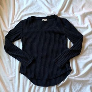 ✨3/$25✨WILFRED Fitted Basic Black Ribbed Sweater